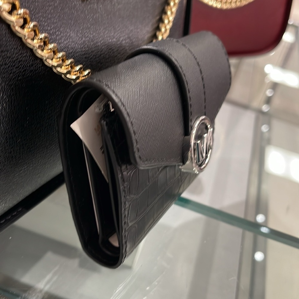MICHAEL KORS CARMEN MEDIUM LOGO AND FAUX LEATHER WALLET BLACK 
NWT - Picture 6 of 16